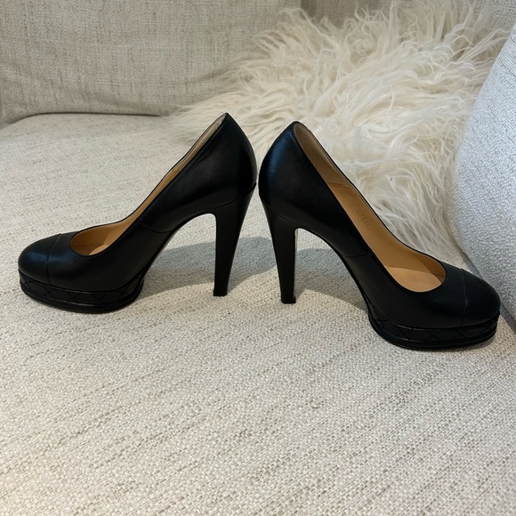Stunning Chanel Platform Pumps - Picture 2 of 14